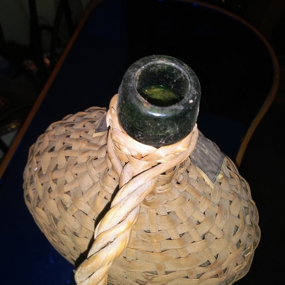 Antique WICKER COVERED BOTTLE - Picture 4 of 5